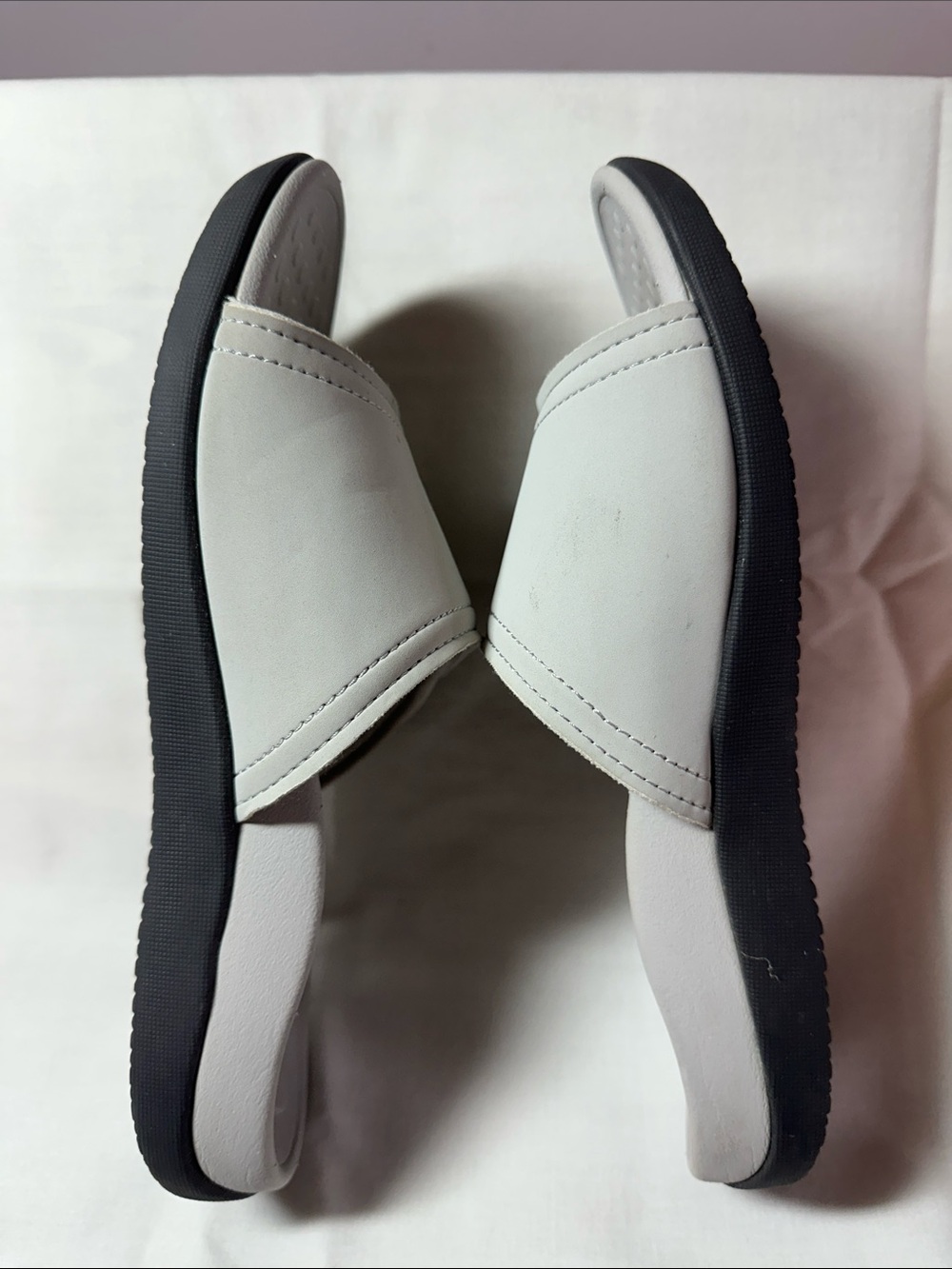 Vionic Light Gray Adjustable Slide Sandals
0001 - Picture 3 of 5